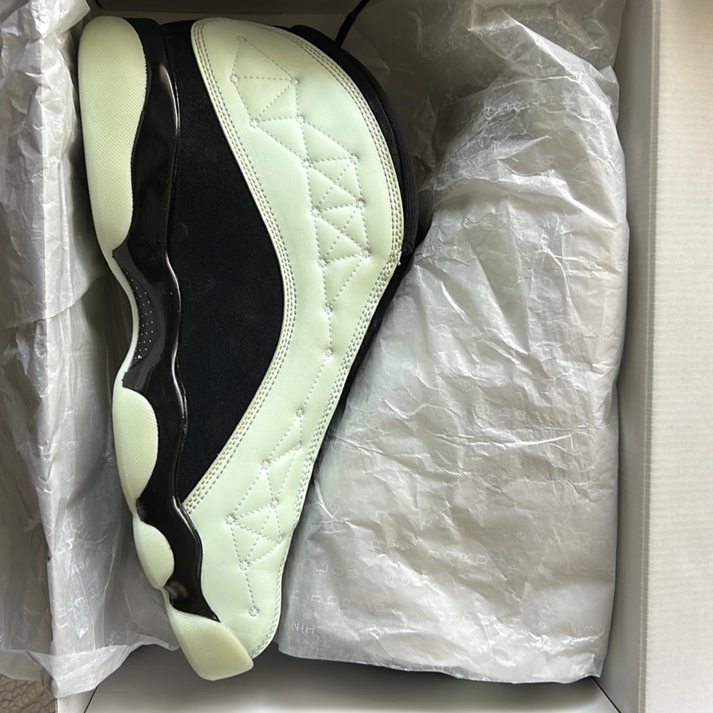 Air Jordan 13 “singles day” ( glow in the dark ) sz 11.5